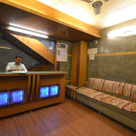 Hotel Sai Hari Prasad Shirdi Bagian luar foto