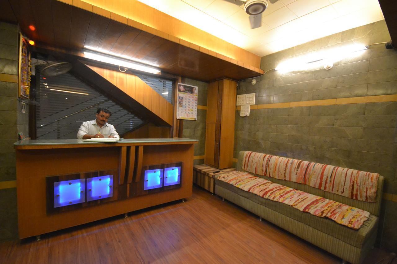 Hotel Sai Hari Prasad Shirdi Bagian luar foto