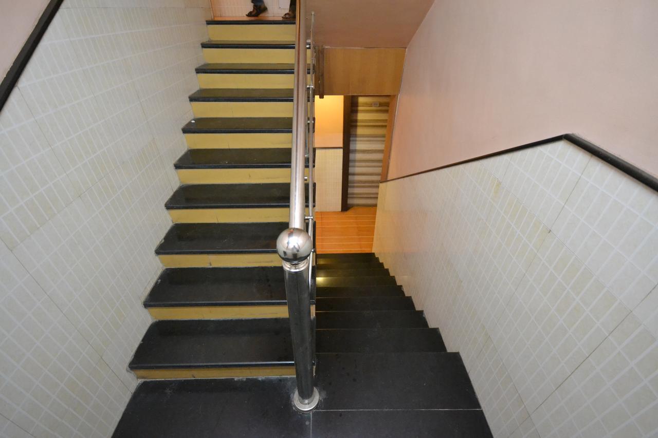 Hotel Sai Hari Prasad Shirdi Bagian luar foto