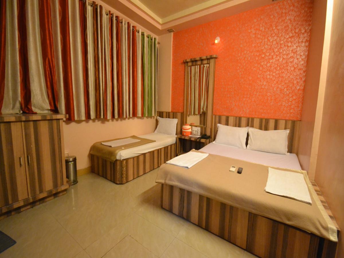 Hotel Sai Hari Prasad Shirdi Bagian luar foto